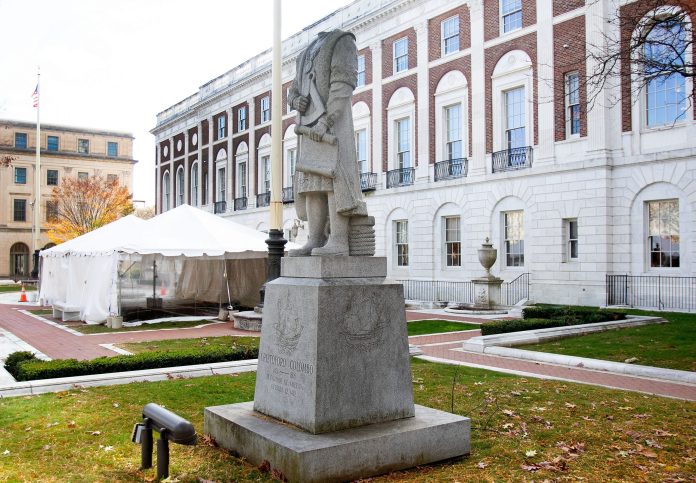 Columbus statue to stay put at Waterbury City Hall
