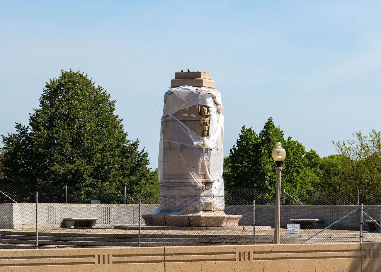 As monuments to Christopher Columbus come down across the US, Italian-Americans campaign to protect a symbol of ‘culture heritage’