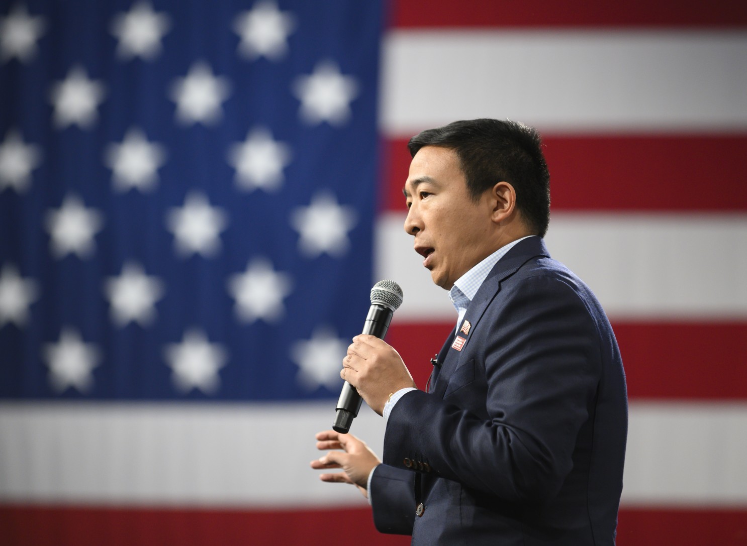 Andrew Yang Defends Columbus: in New York, the Statue is Not to be Touched
